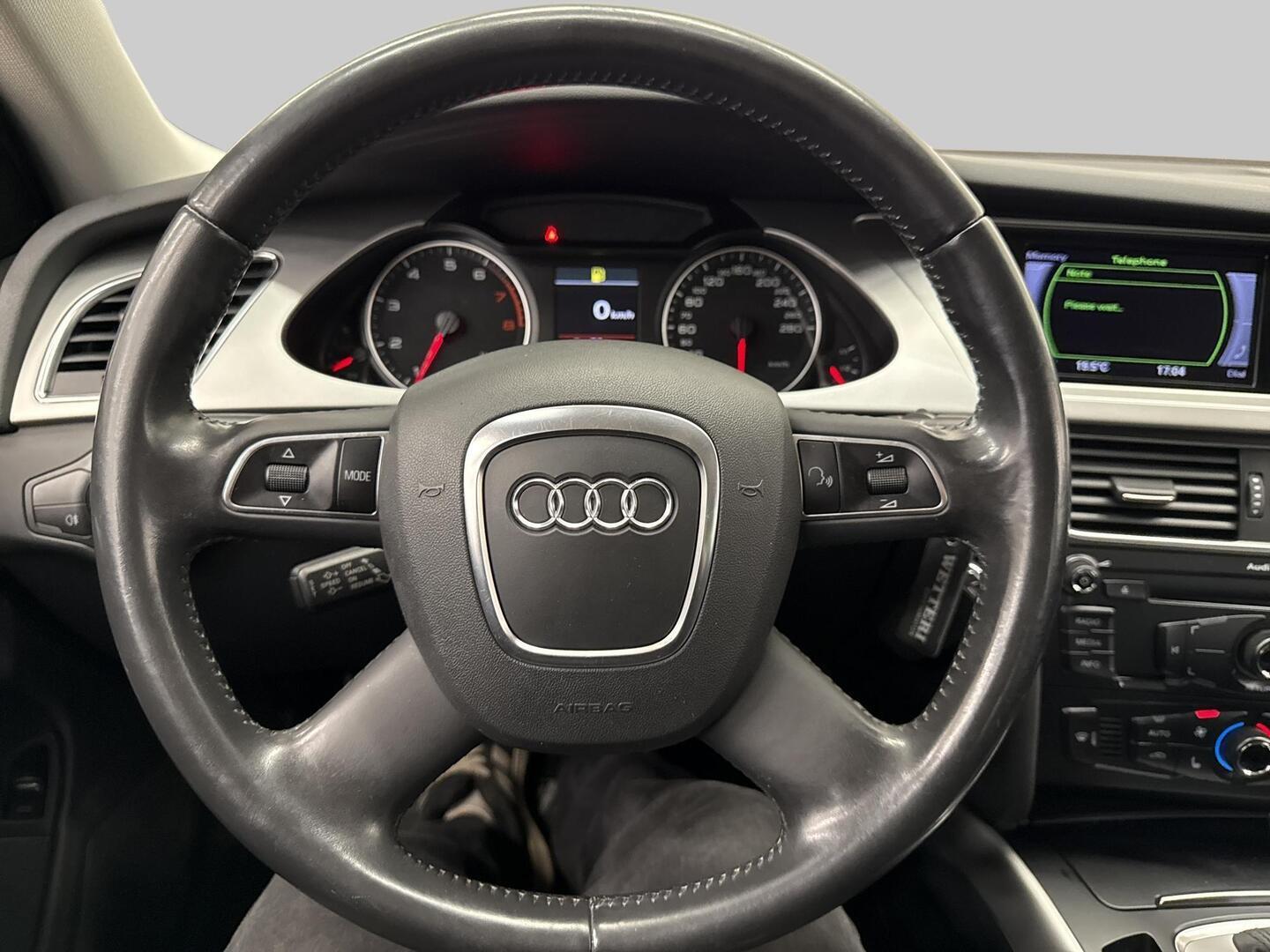 AUDI A4 2011