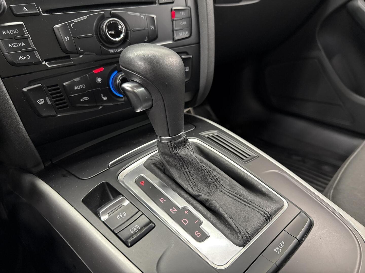 AUDI A4 2011