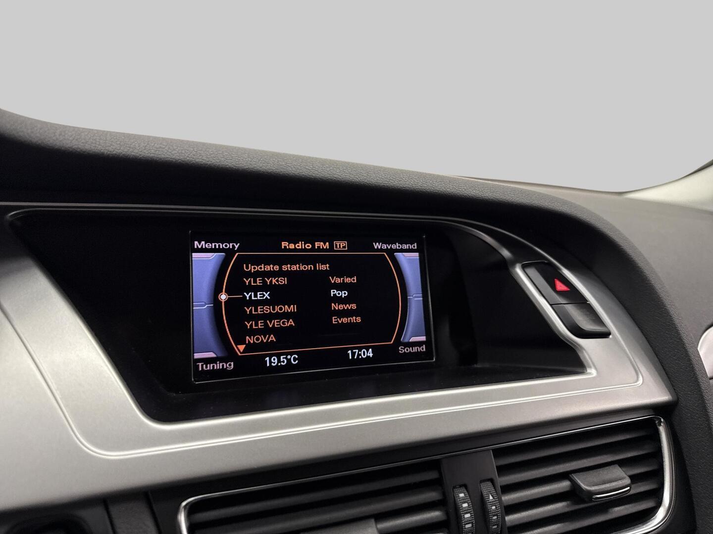 AUDI A4 2011