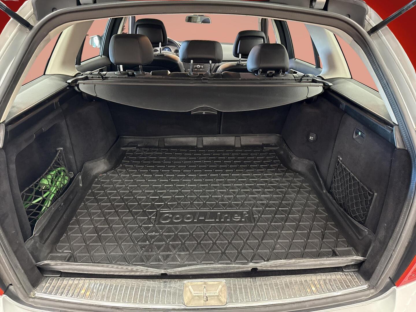 MERCEDES-BENZ C 2009