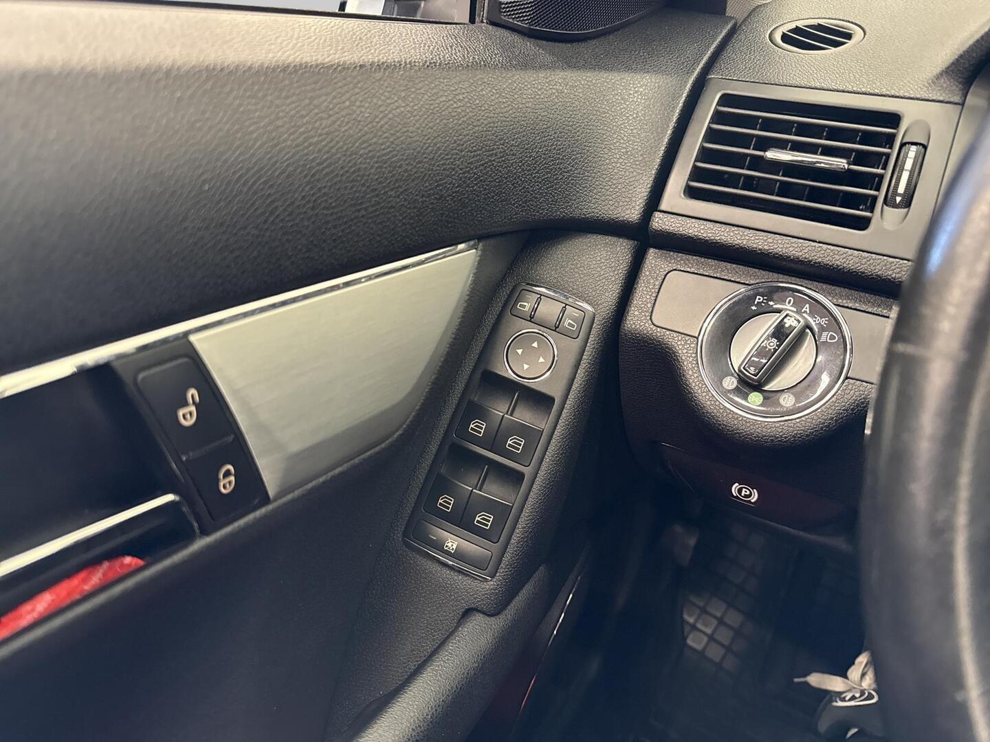 MERCEDES-BENZ C 2009