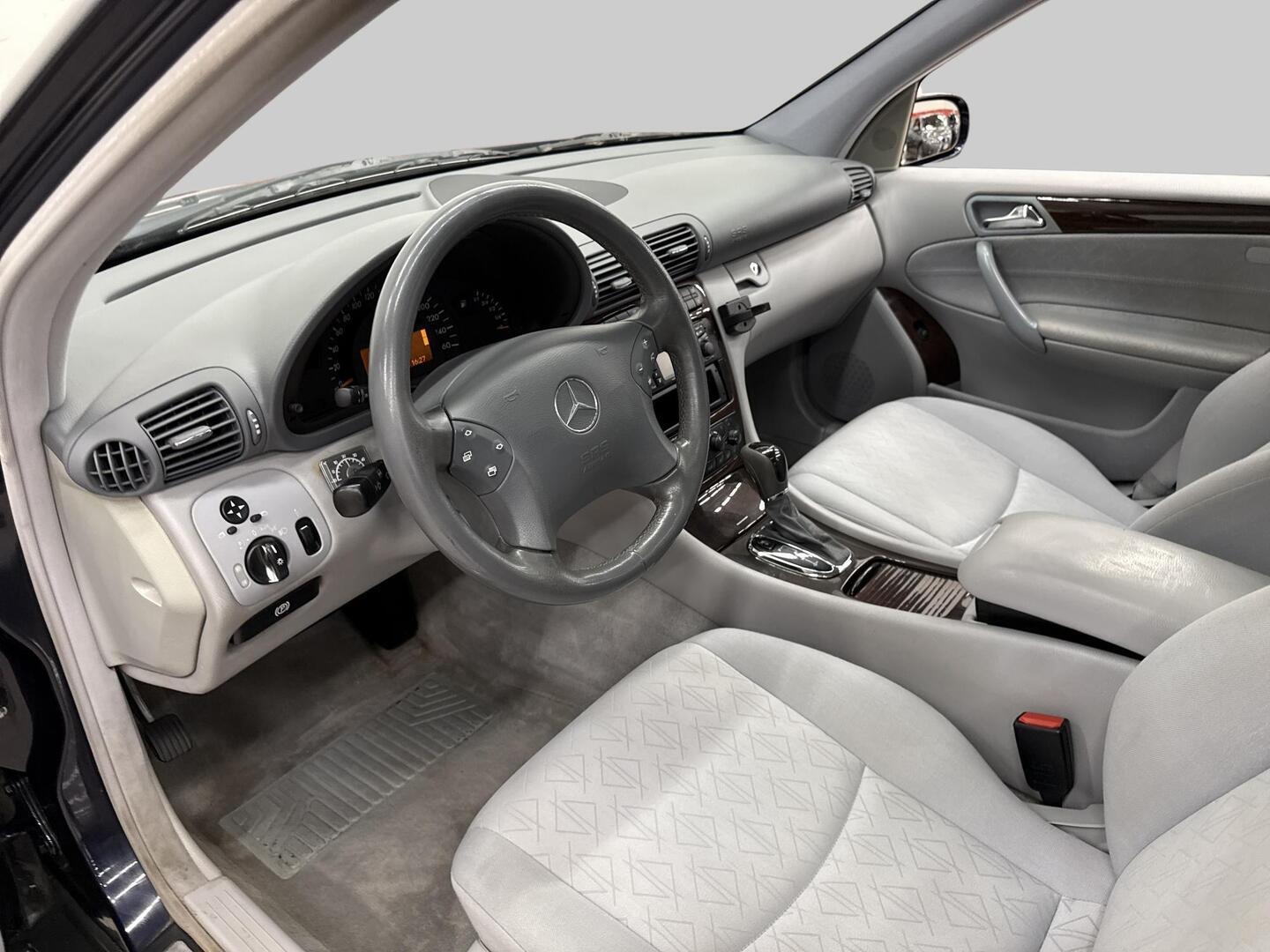 MERCEDES-BENZ C 2002