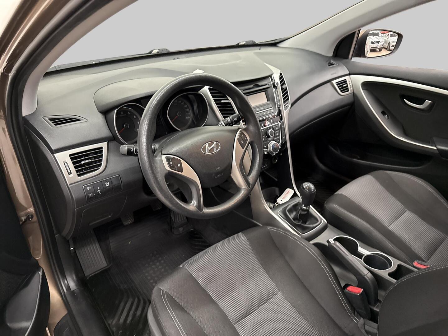 HYUNDAI i30 5d 2015