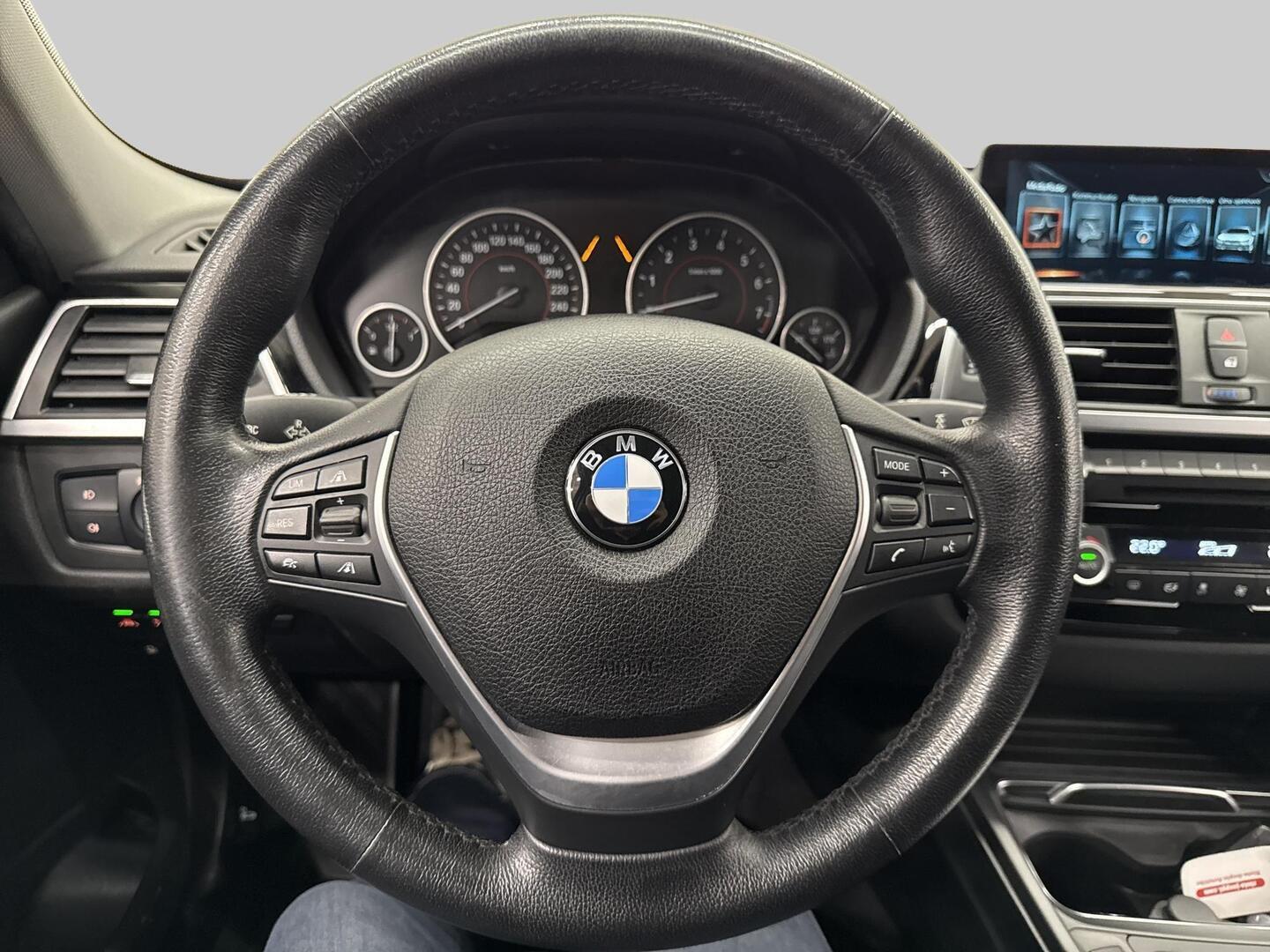 BMW 330 2017