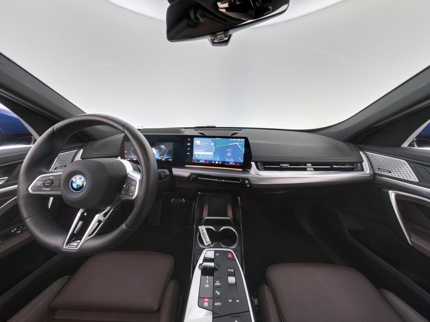 BMW IX1 2024