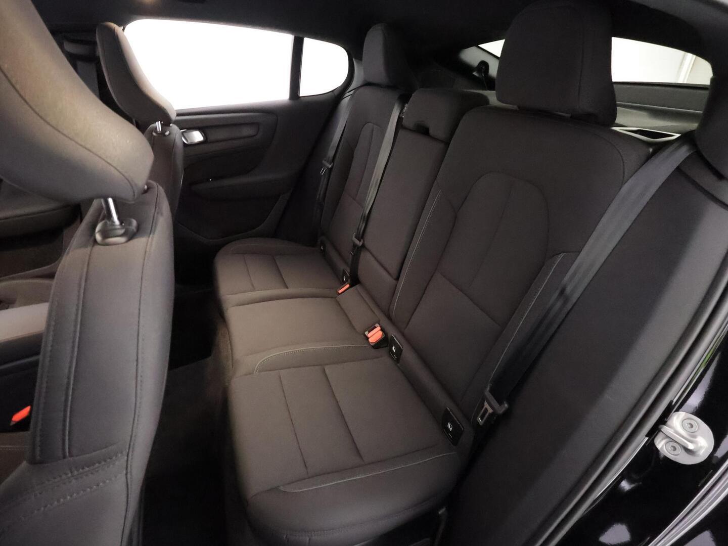 VOLVO C40 2024