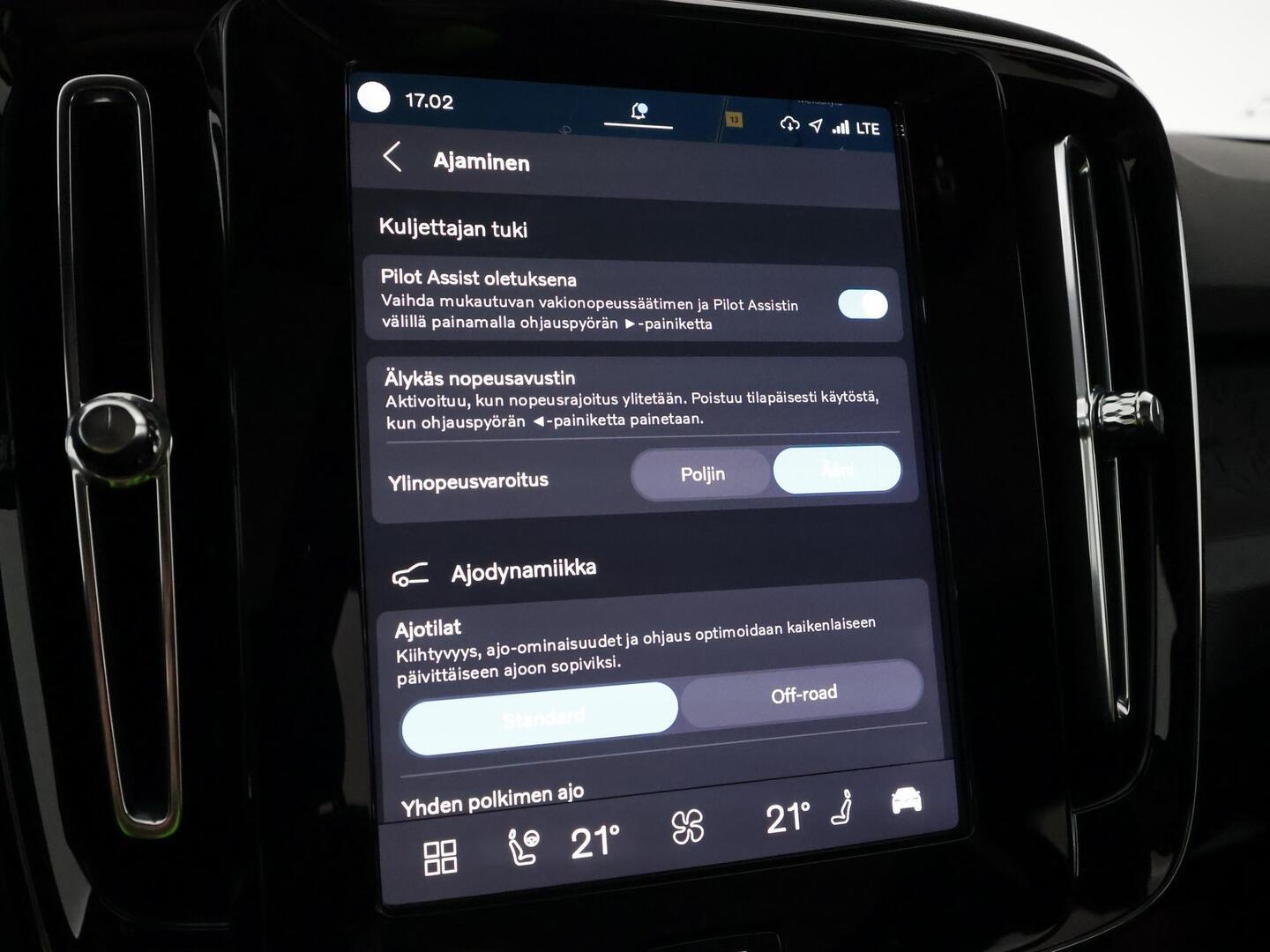 VOLVO C40 2024