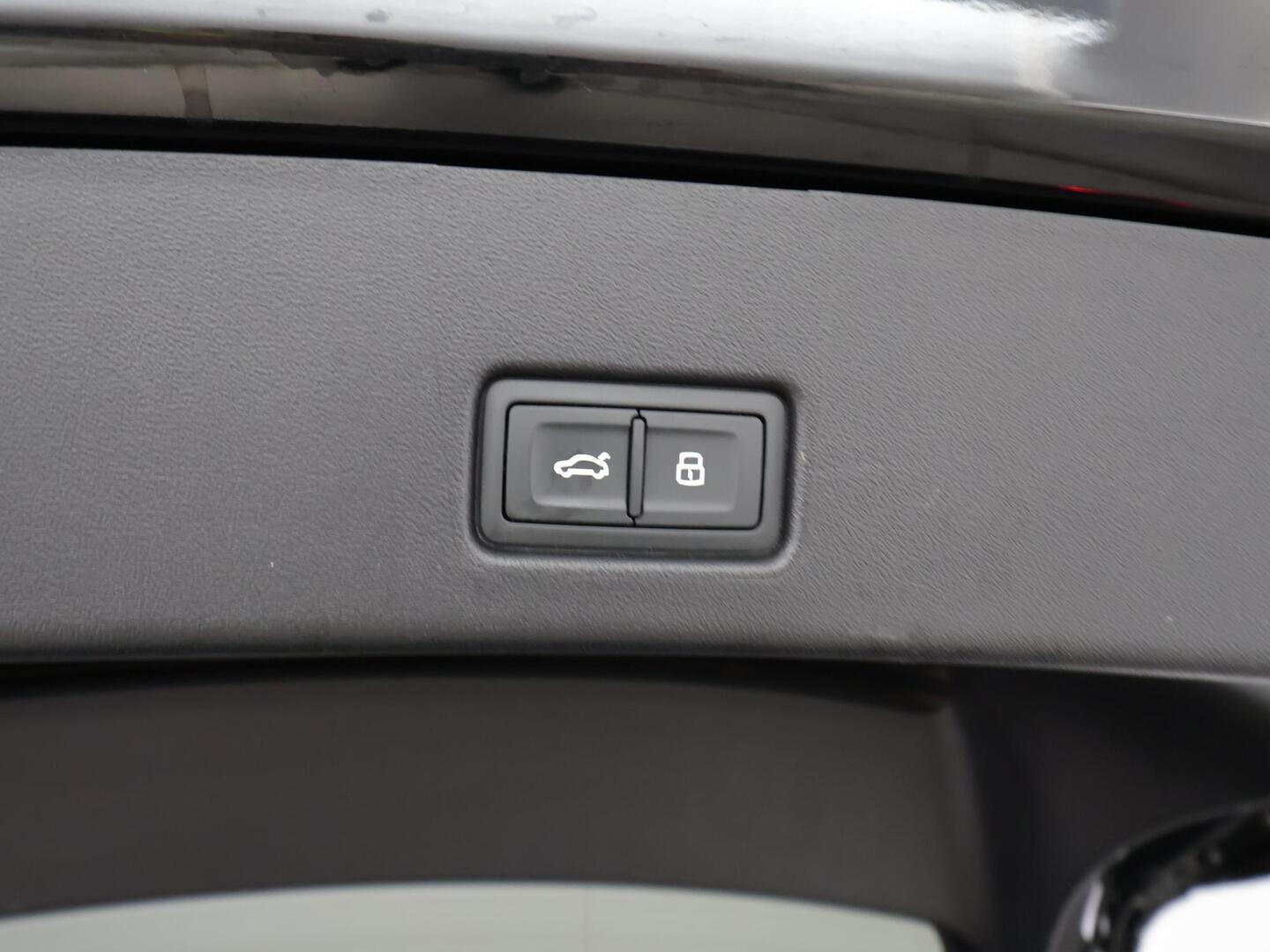 AUDI Q4 E-TRON 2022