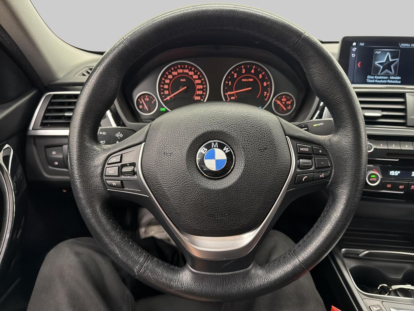 BMW 330 2018