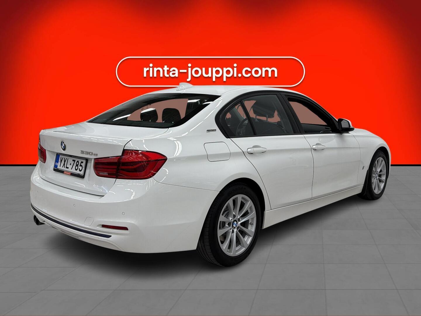 BMW 330 2018