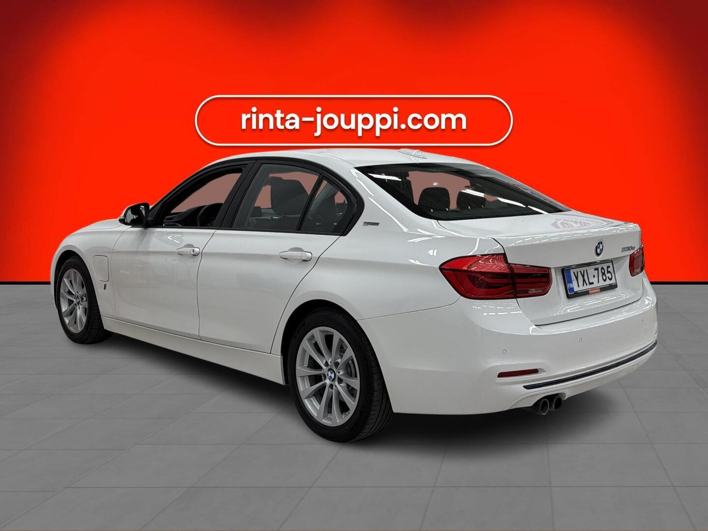 BMW 330 2018
