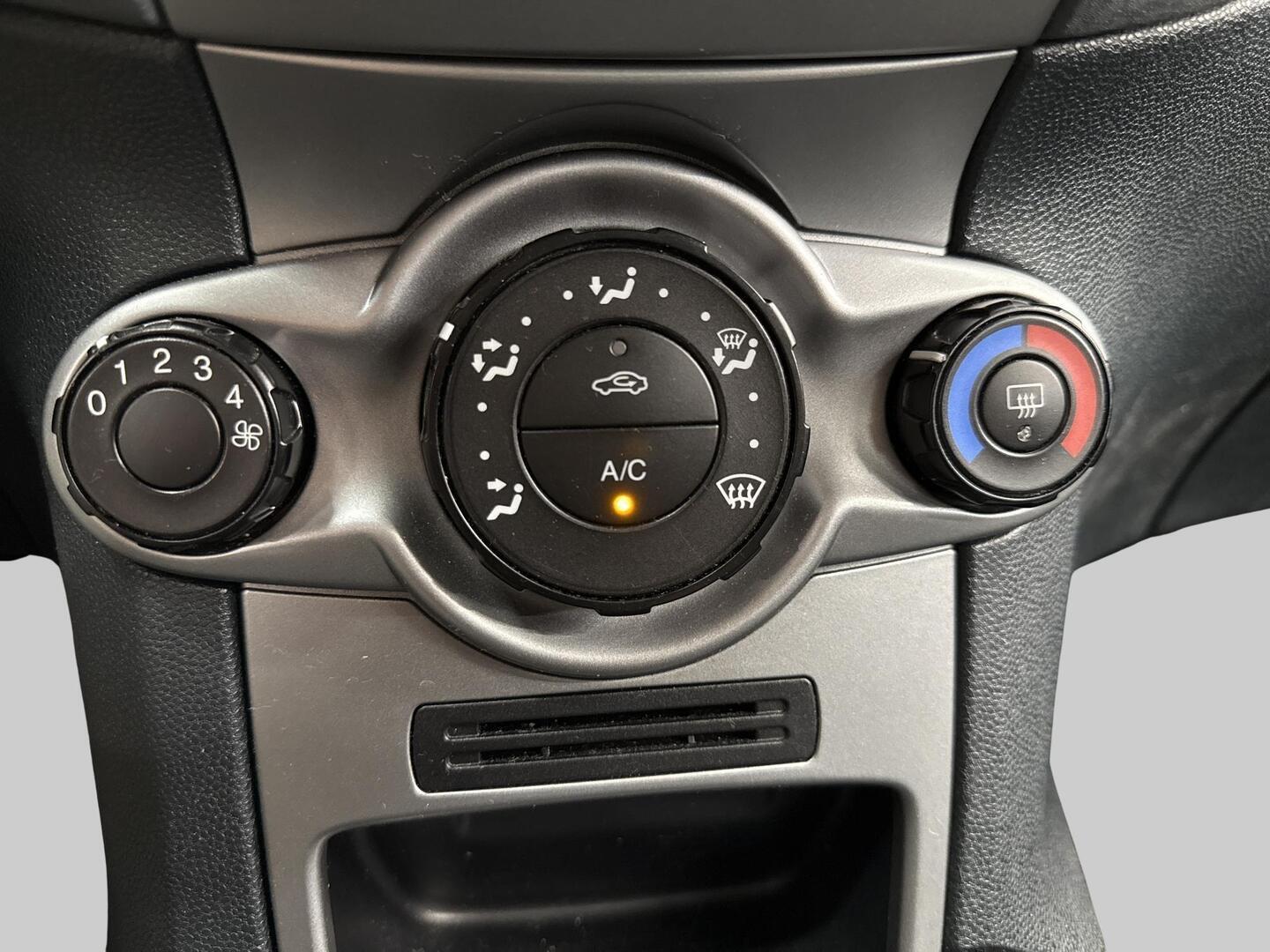 FORD Fiesta 2010