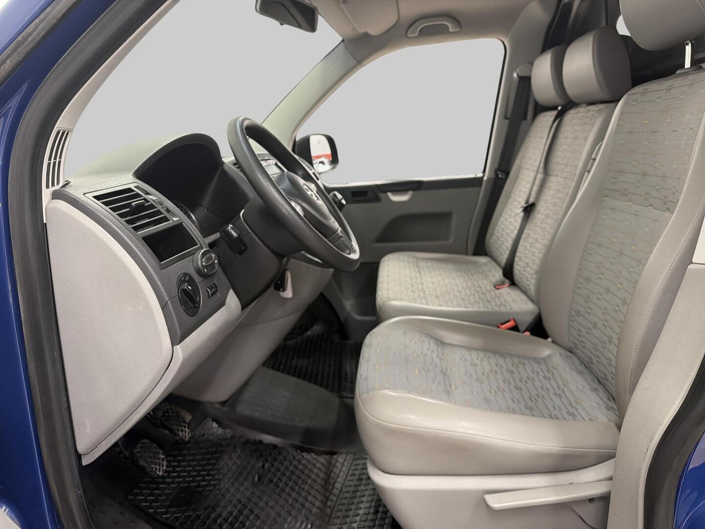 VOLKSWAGEN Transporter 2012
