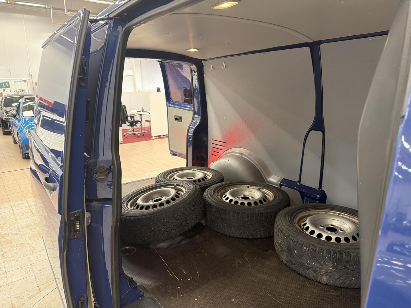VOLKSWAGEN Transporter 2012