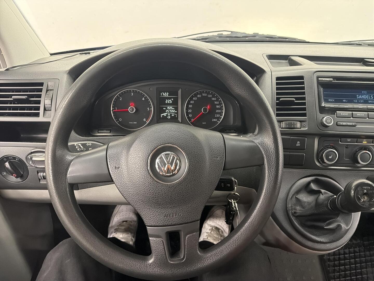VOLKSWAGEN Transporter 2012