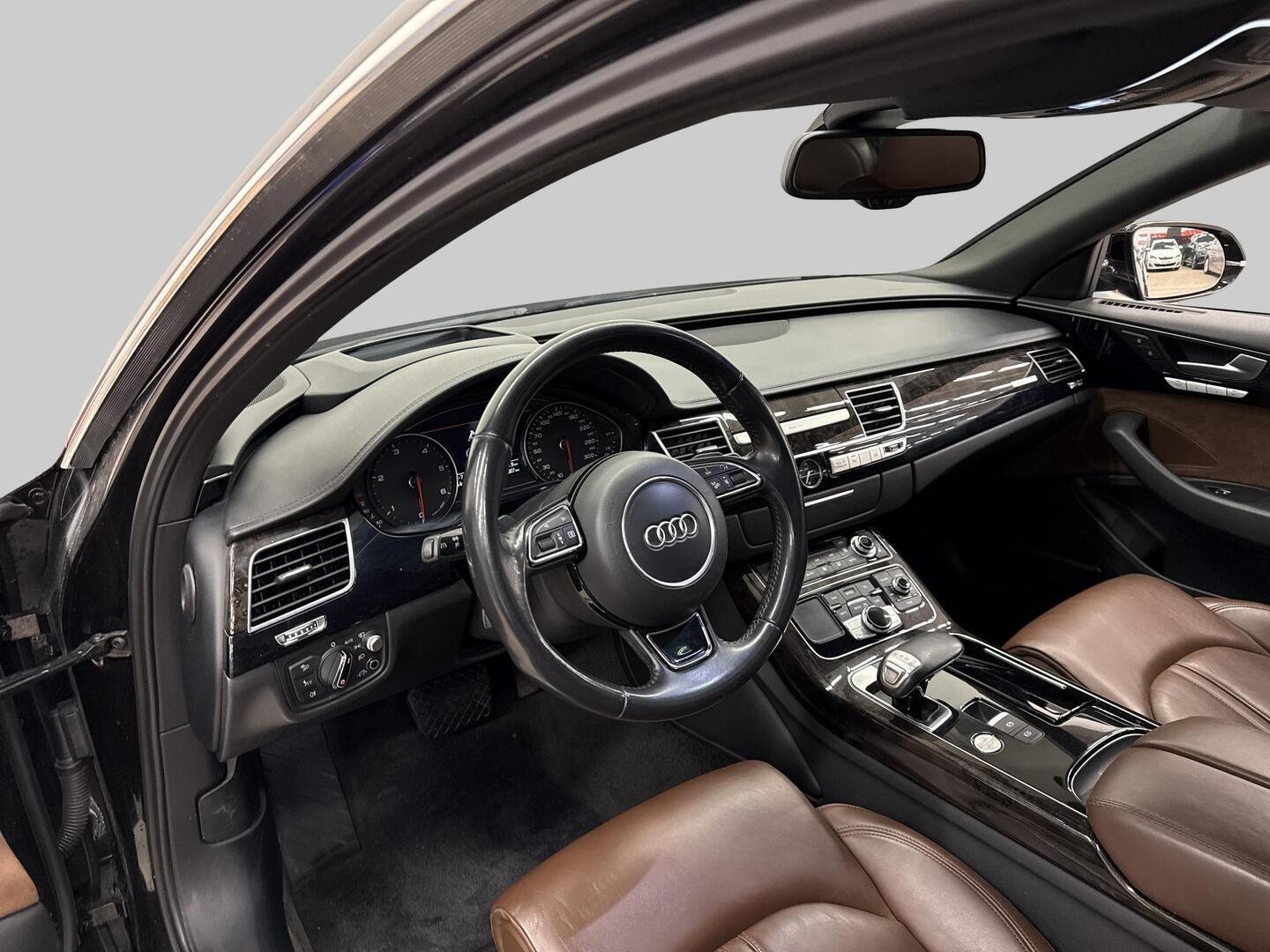 AUDI A8 2014