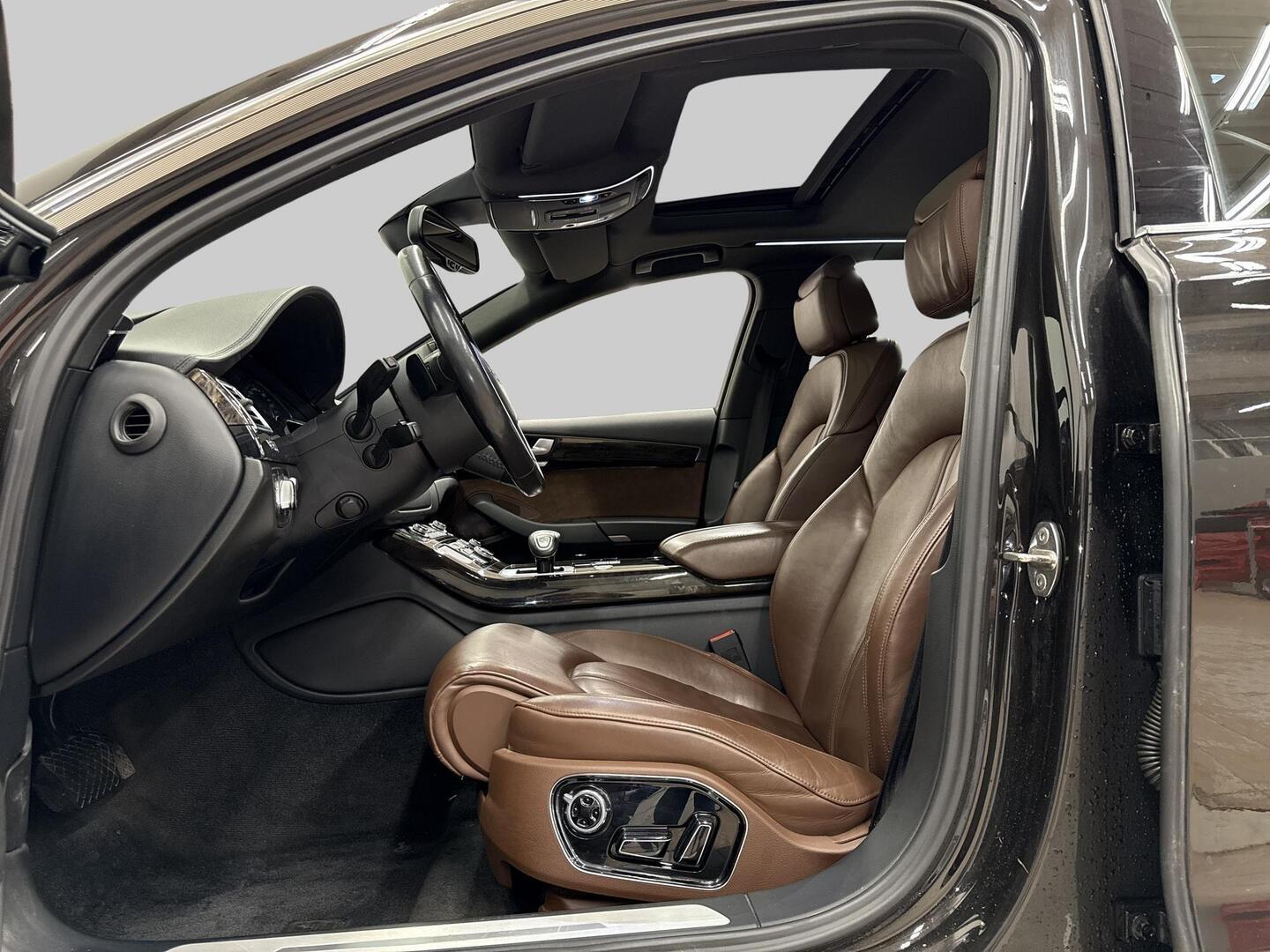 AUDI A8 2014