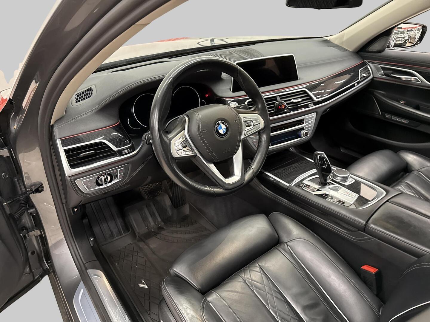 BMW 740 2016