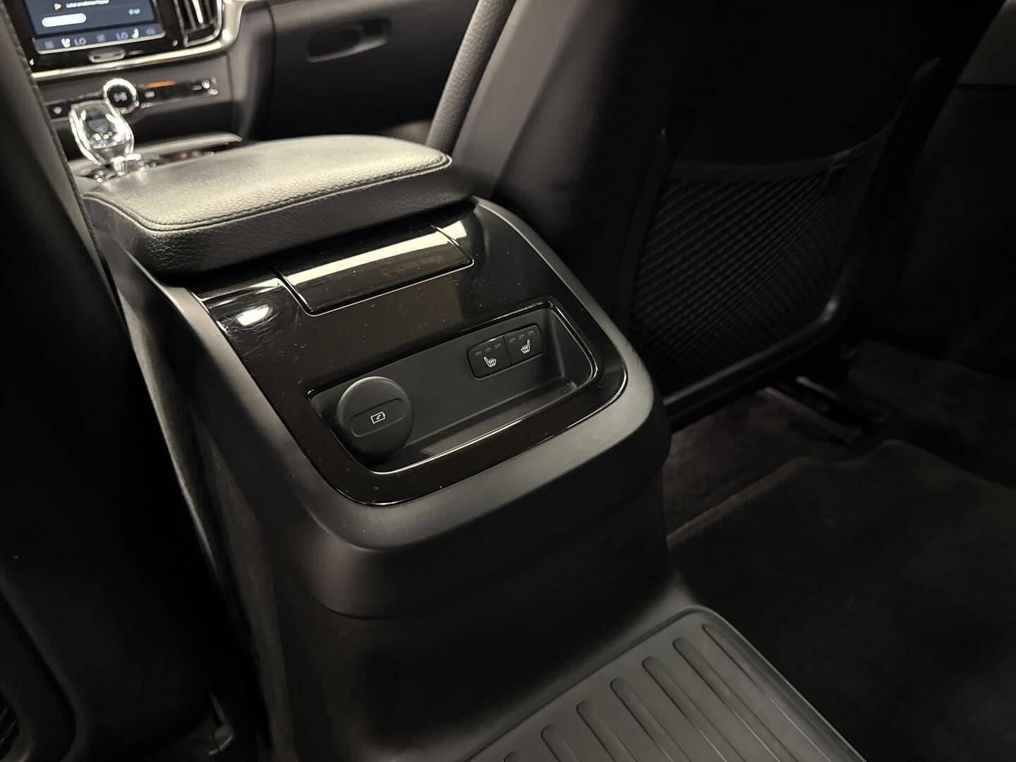 VOLVO V90 2022