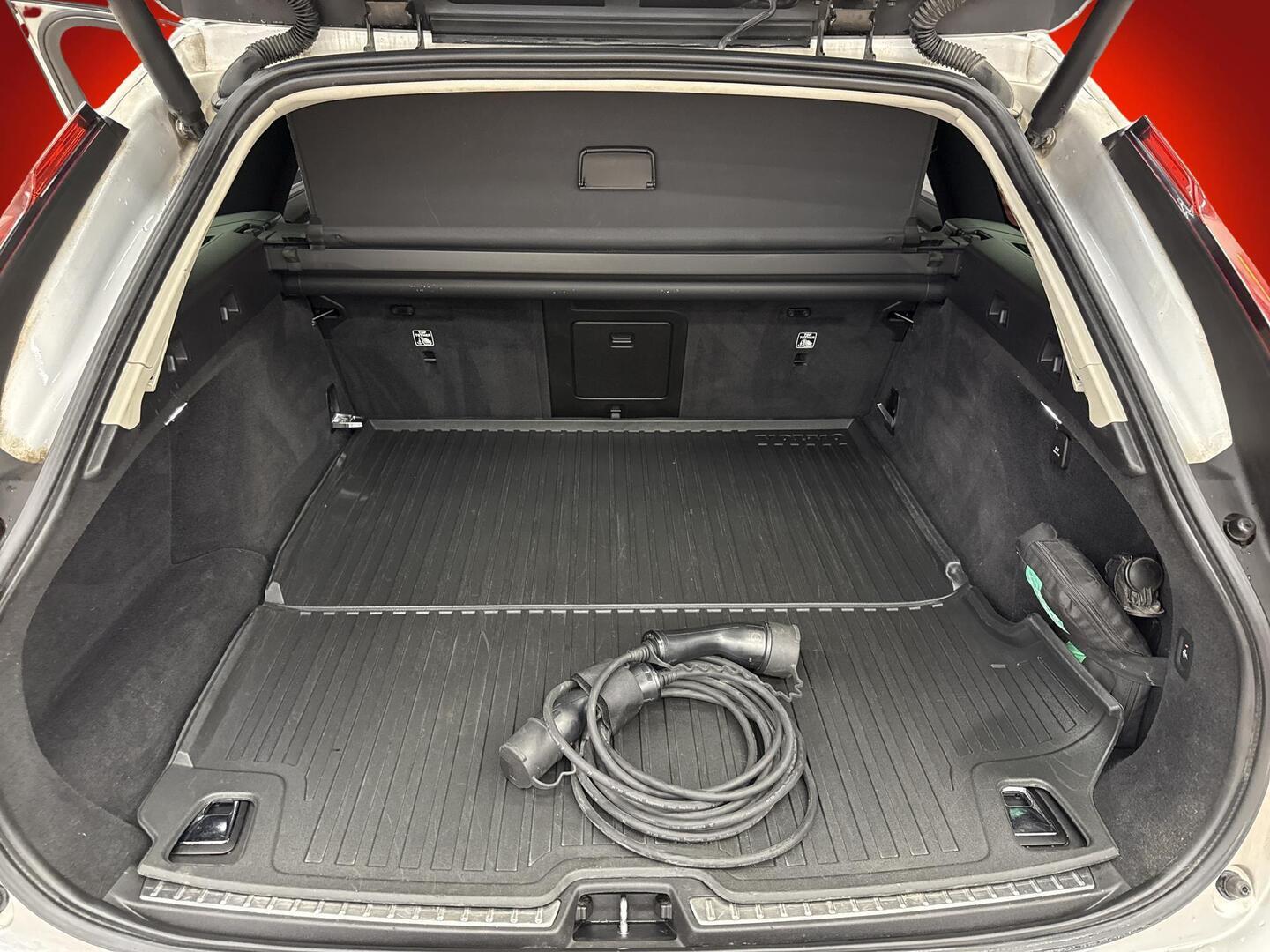 VOLVO V90 2022