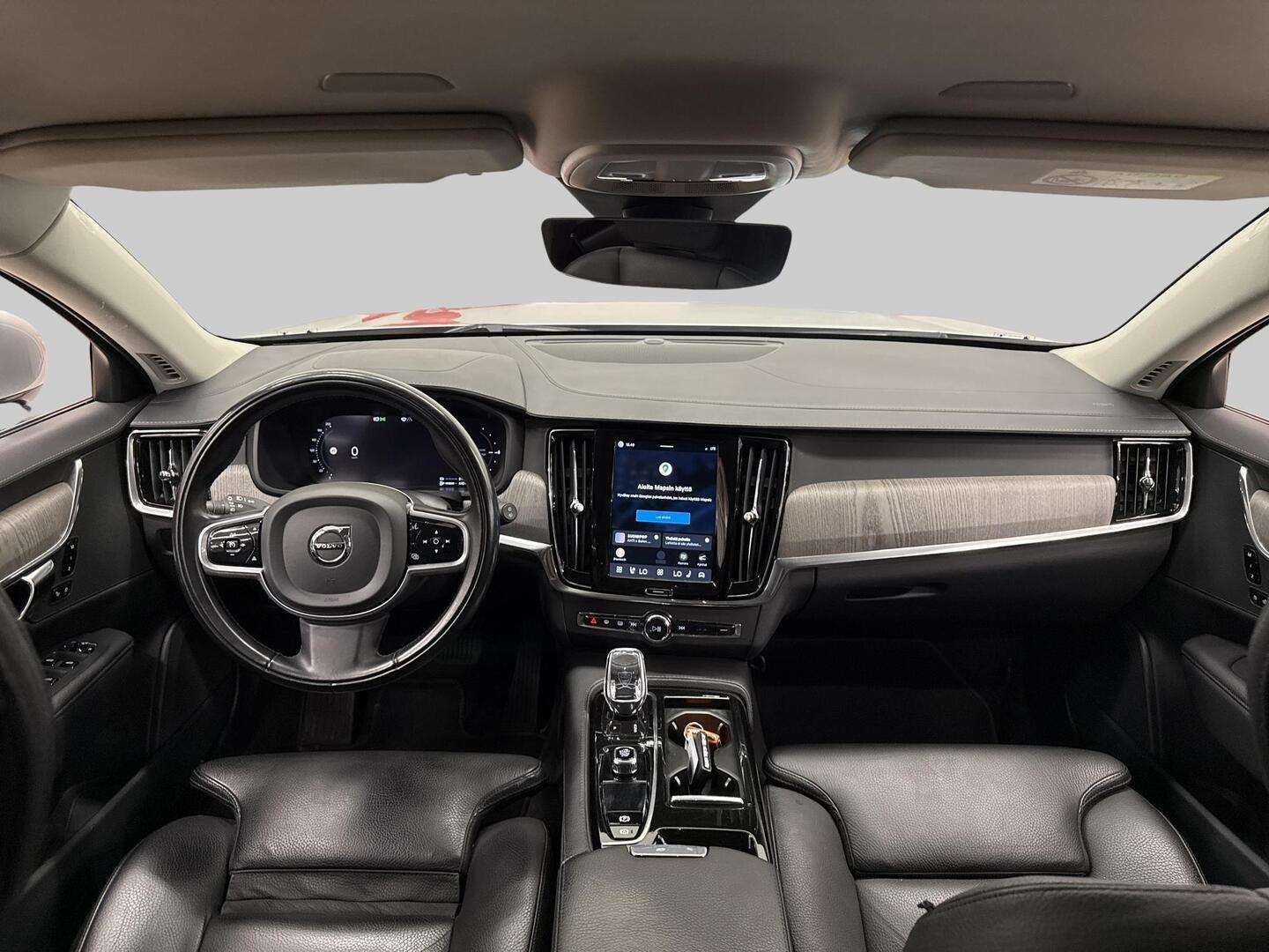 VOLVO V90 2022