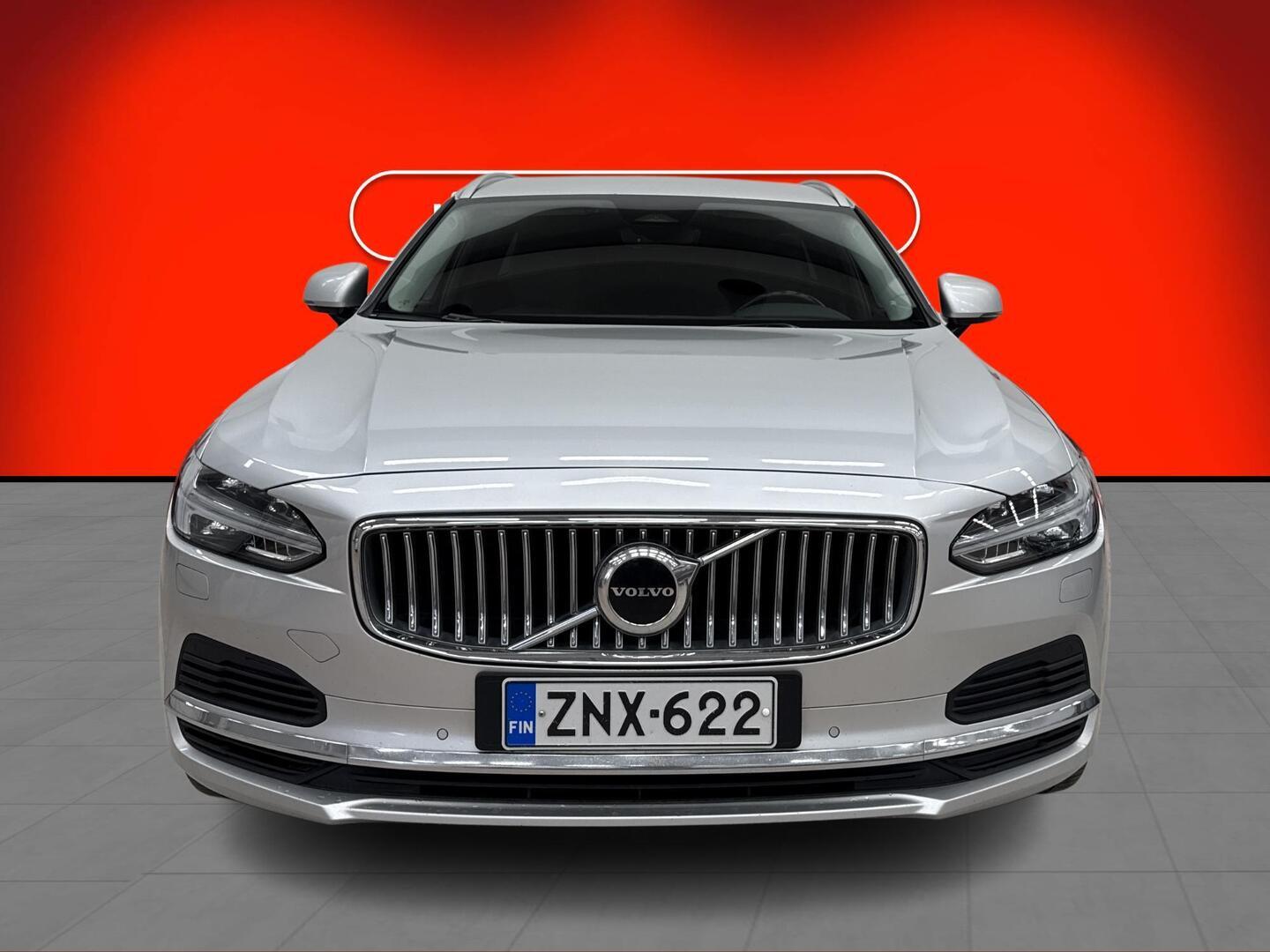 VOLVO V90 2022