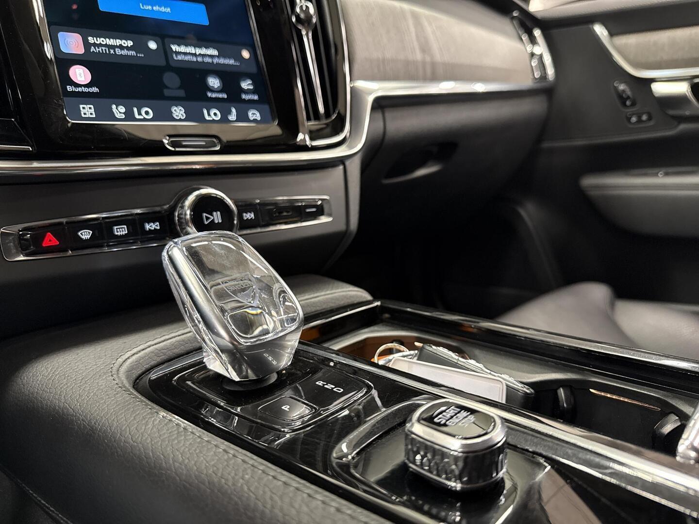 VOLVO V90 2022