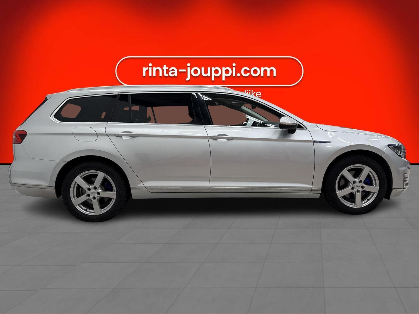 VOLKSWAGEN Passat 2018