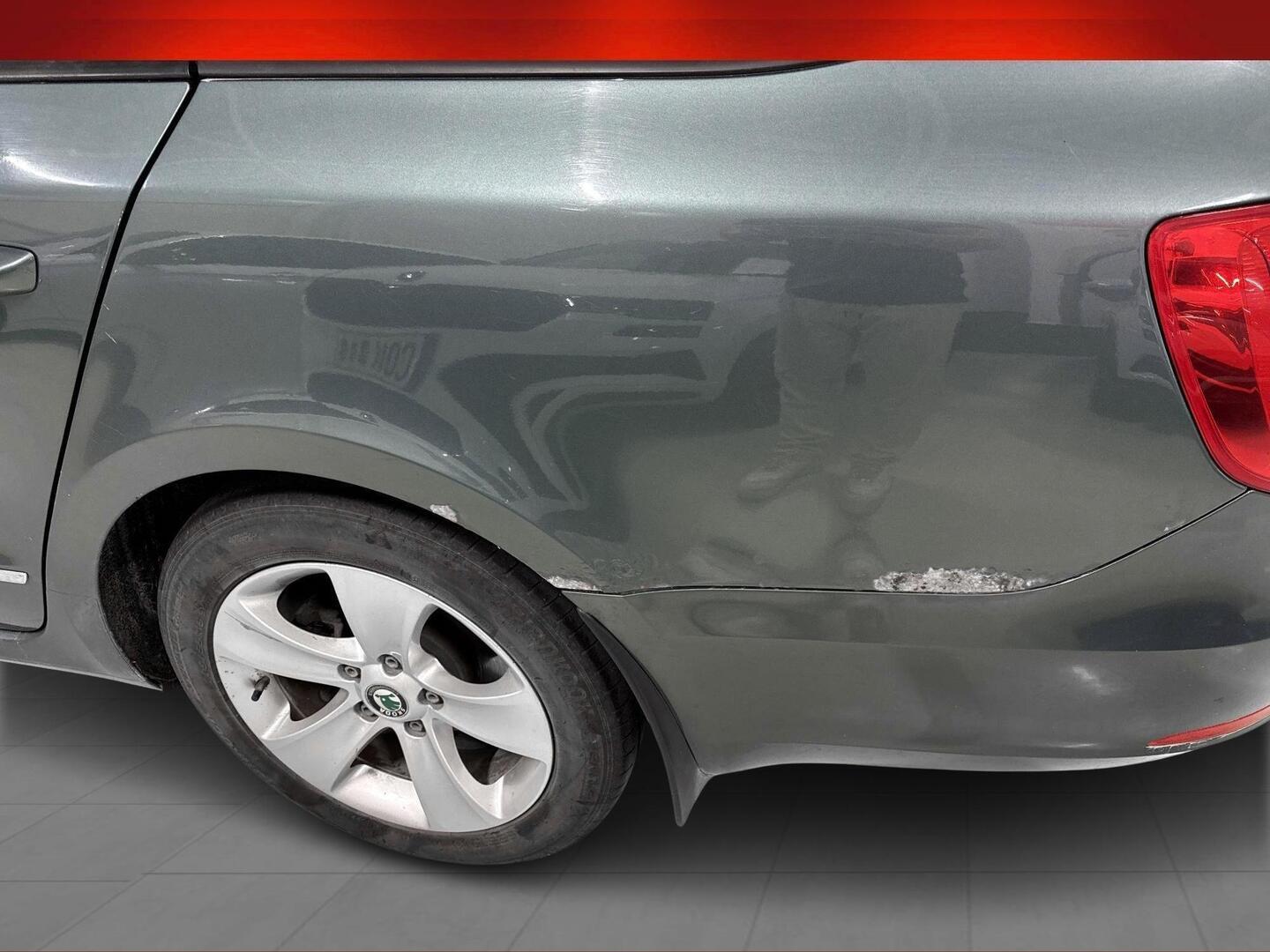 SKODA Superb 2012