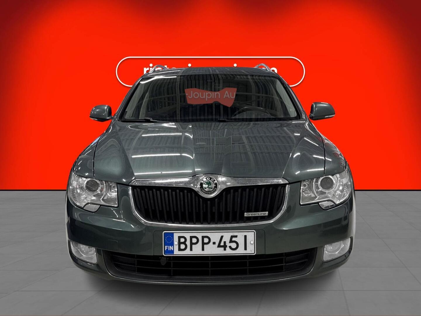 SKODA Superb 2012