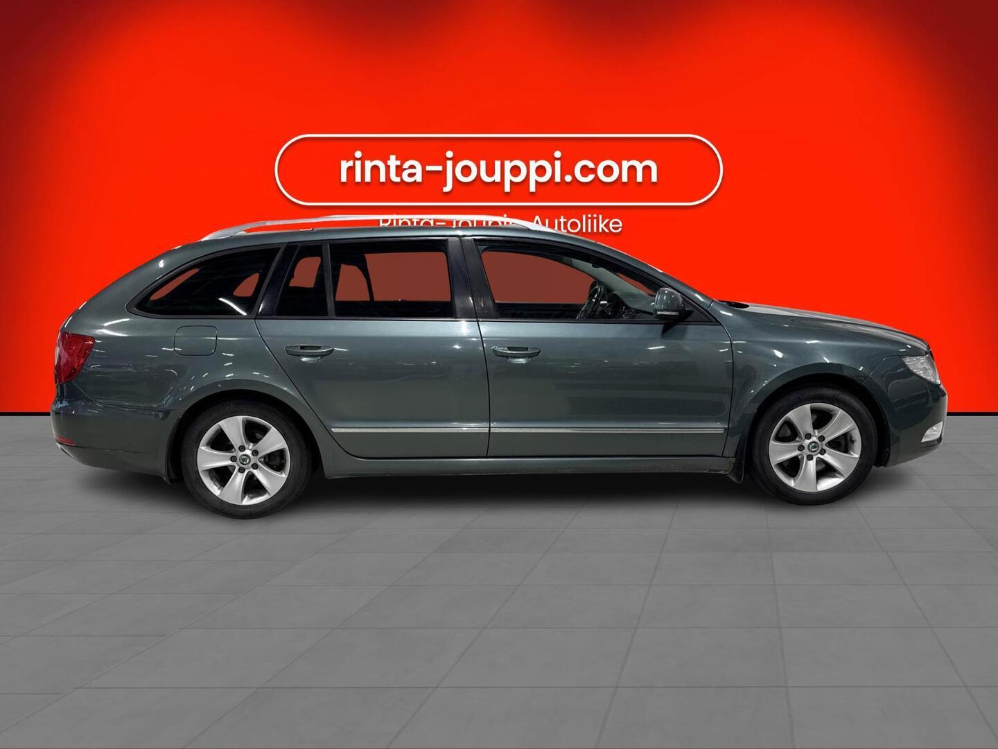SKODA Superb 2012
