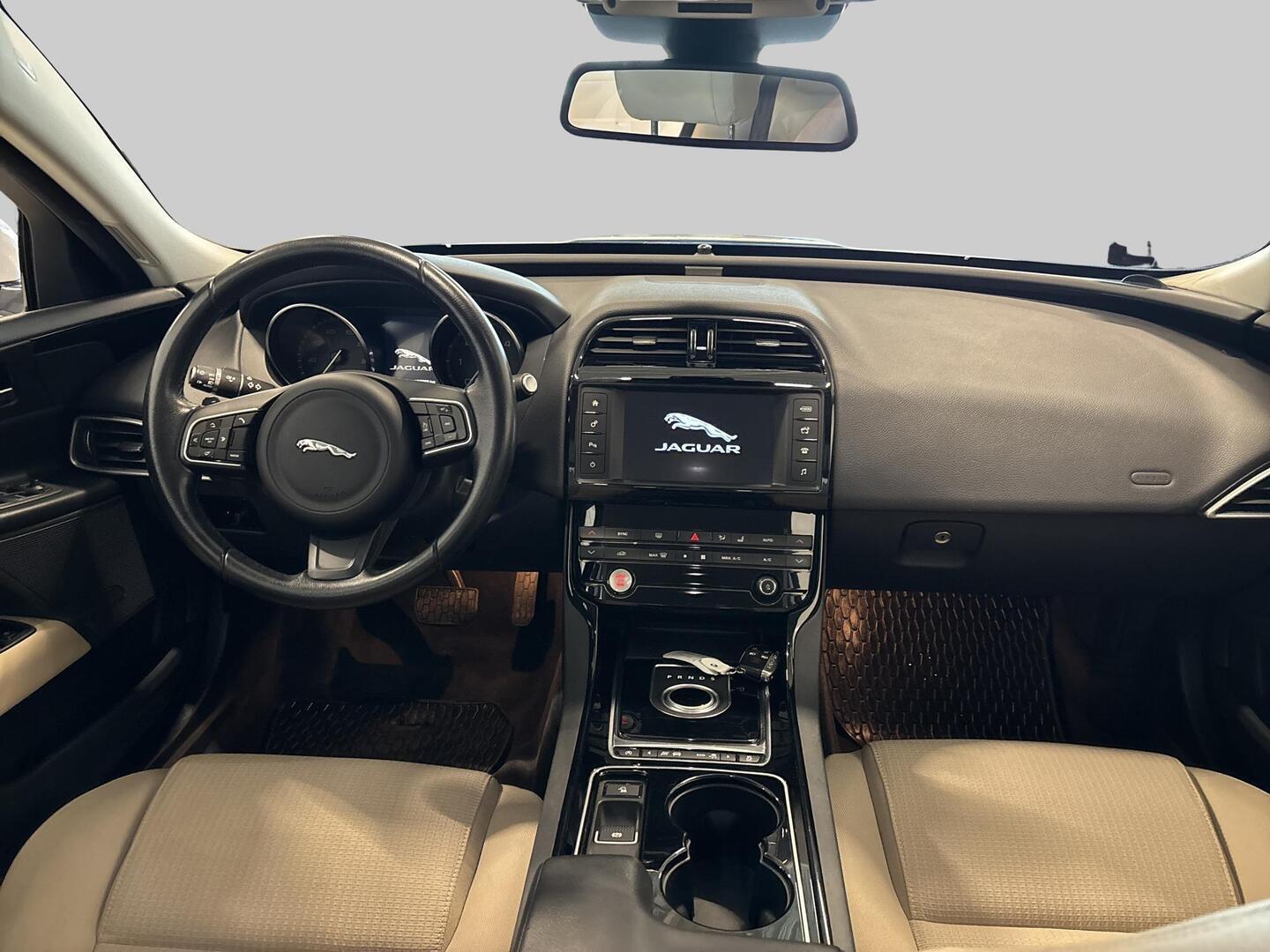 JAGUAR XE 2016