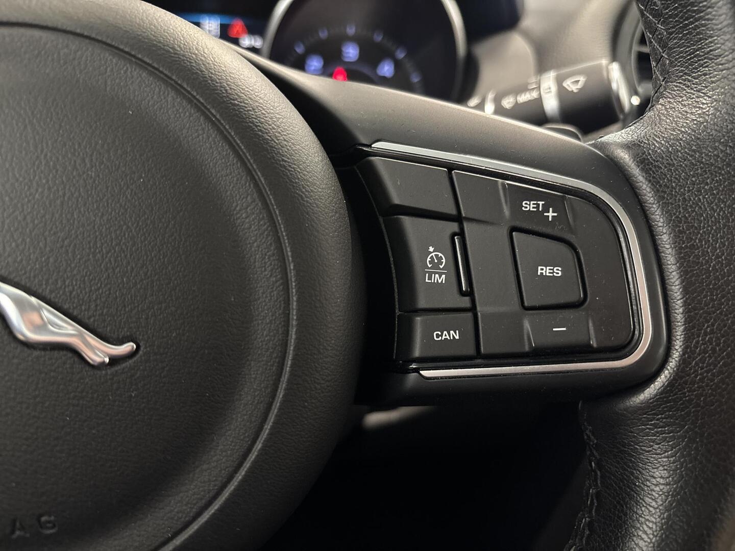 JAGUAR XE 2016