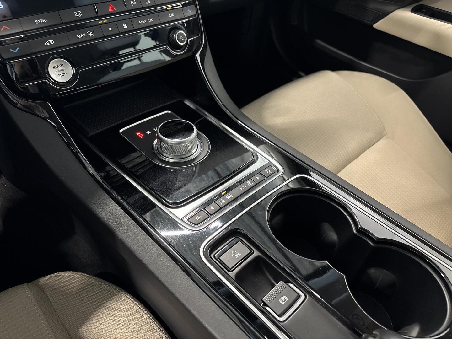 JAGUAR XE 2016