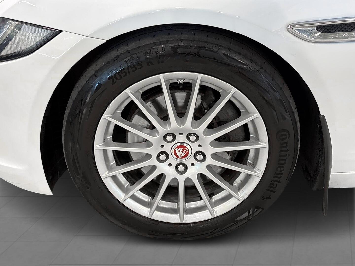 JAGUAR XE 2016