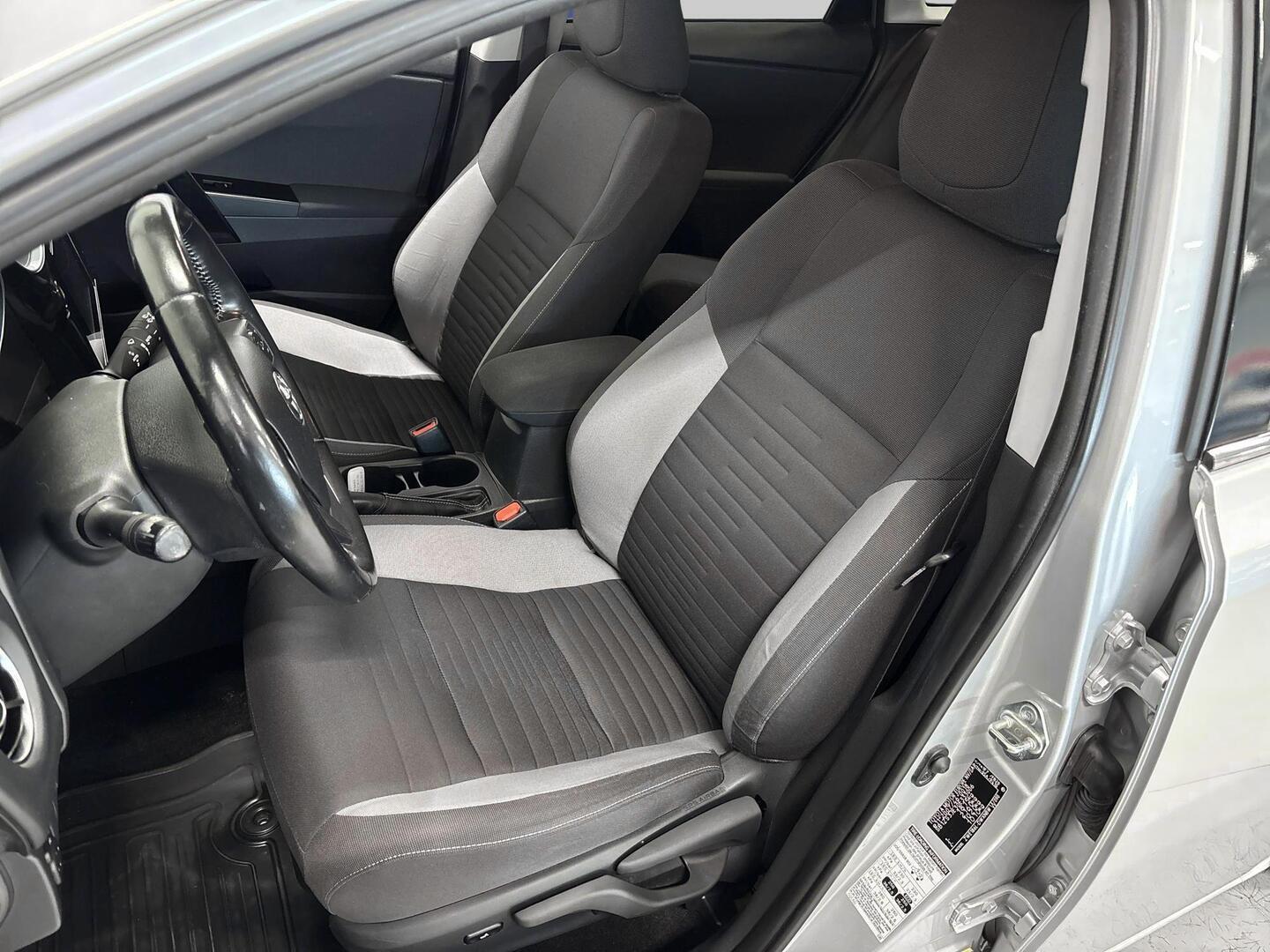 TOYOTA Auris 2017