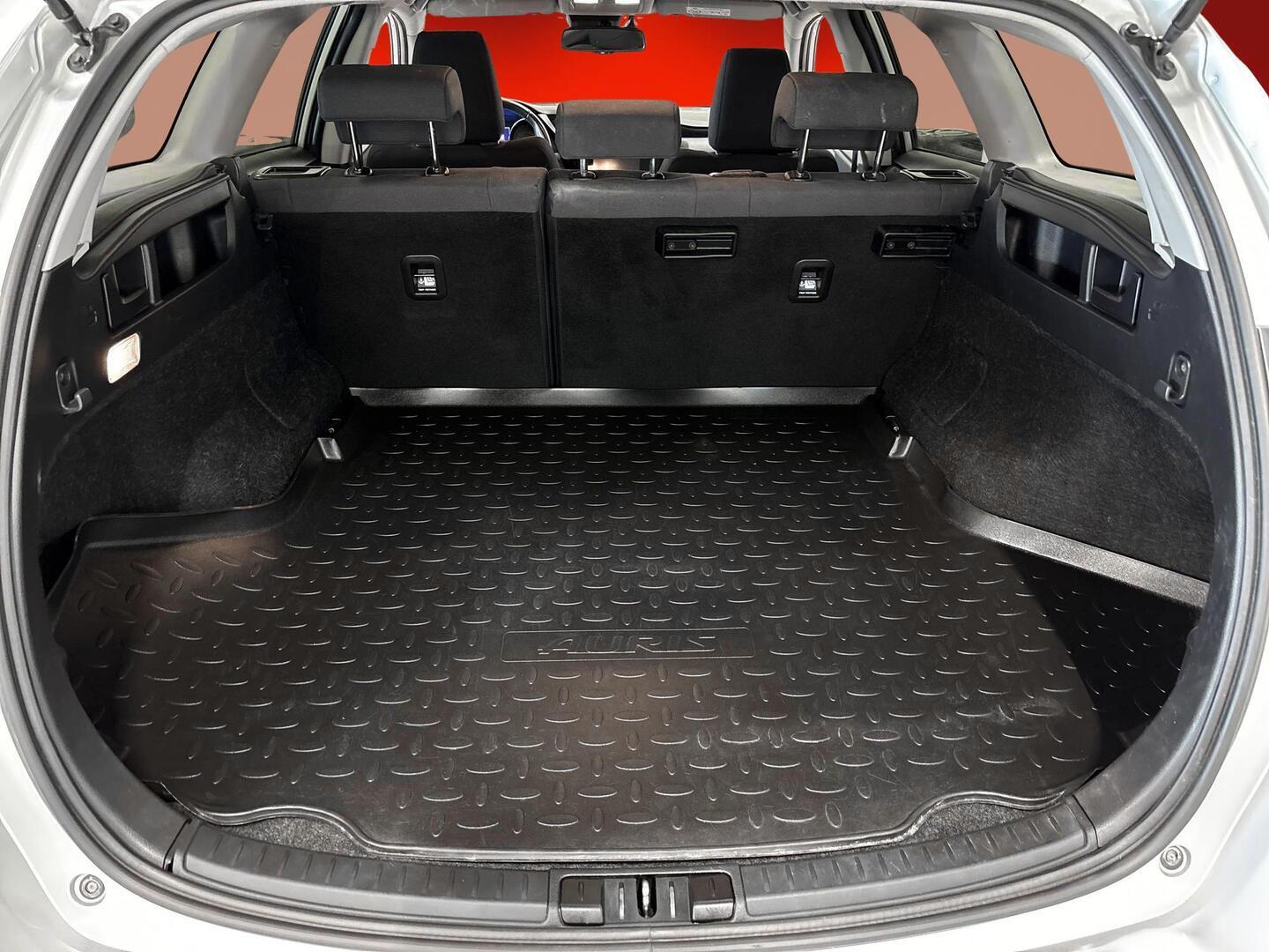 TOYOTA Auris 2017