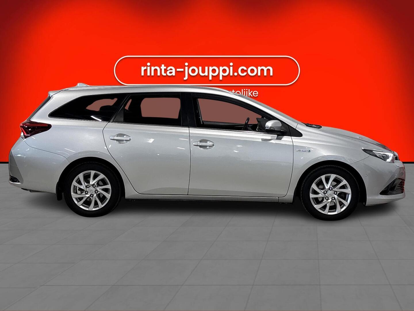 TOYOTA Auris 2017