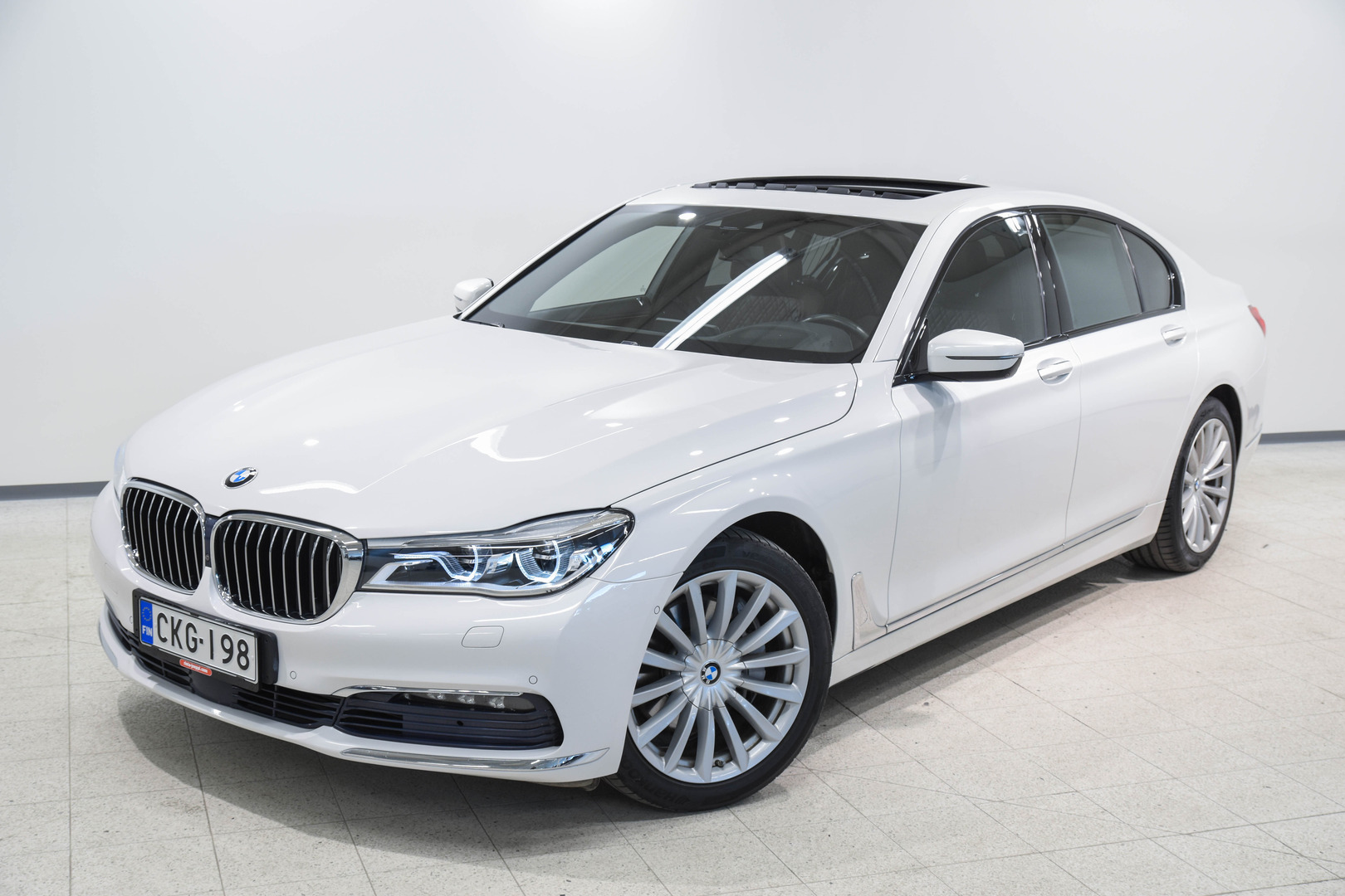 BMW 730 2016