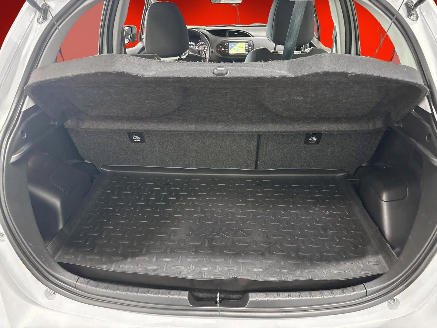 TOYOTA Yaris 2018