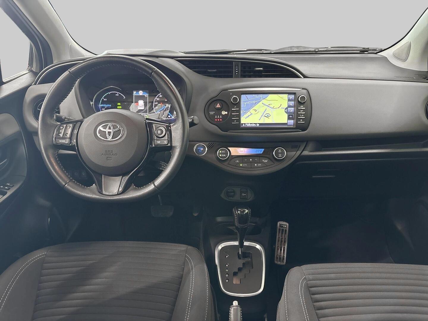 TOYOTA Yaris 2018