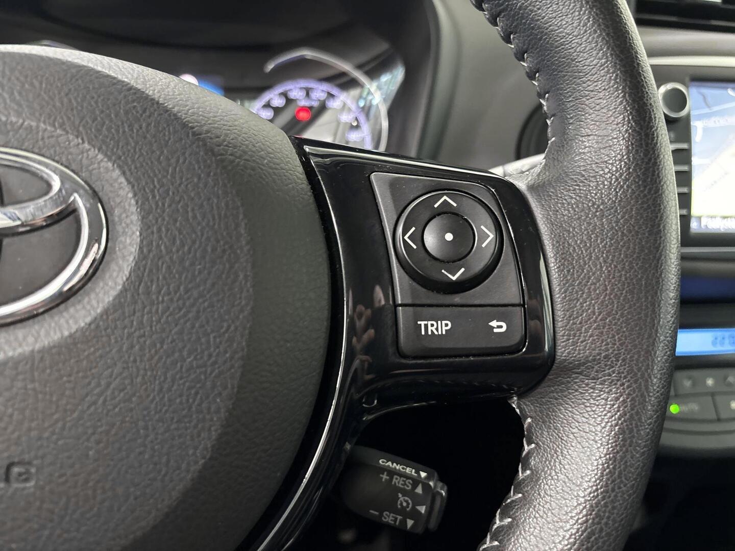 TOYOTA Yaris 2018