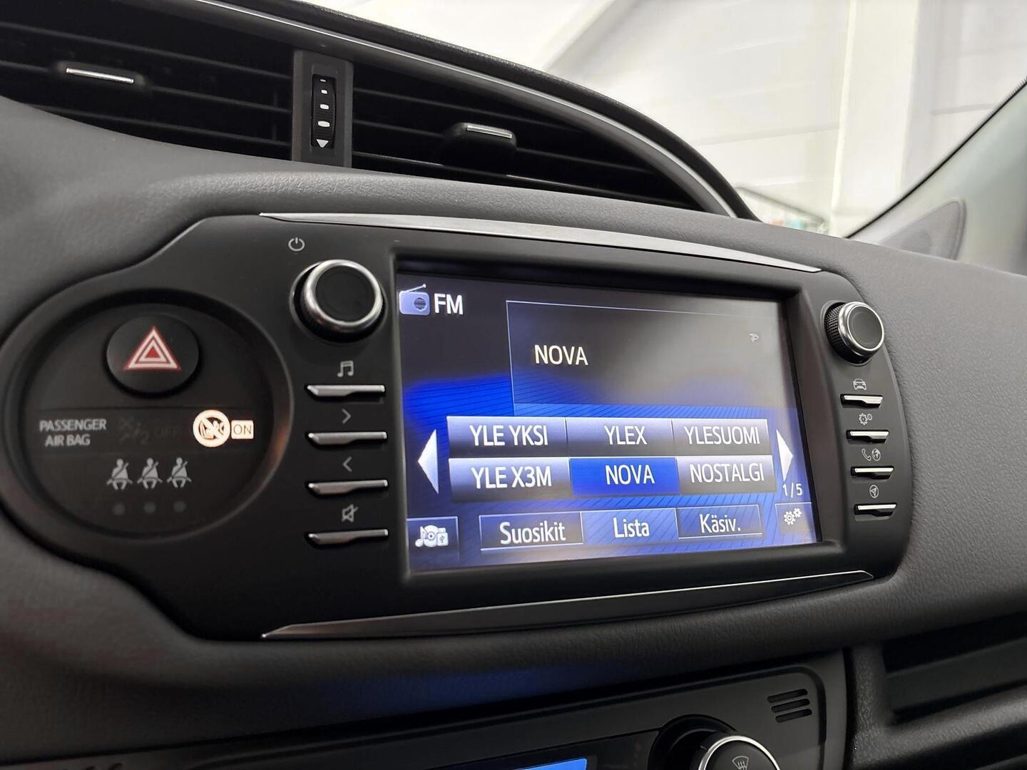 TOYOTA Yaris 2018