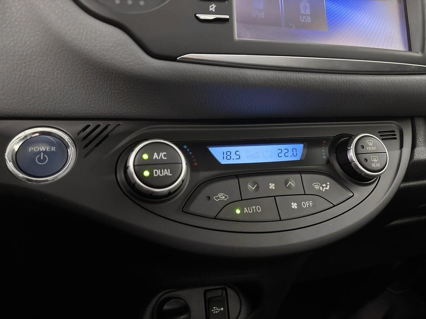 TOYOTA Yaris 2018