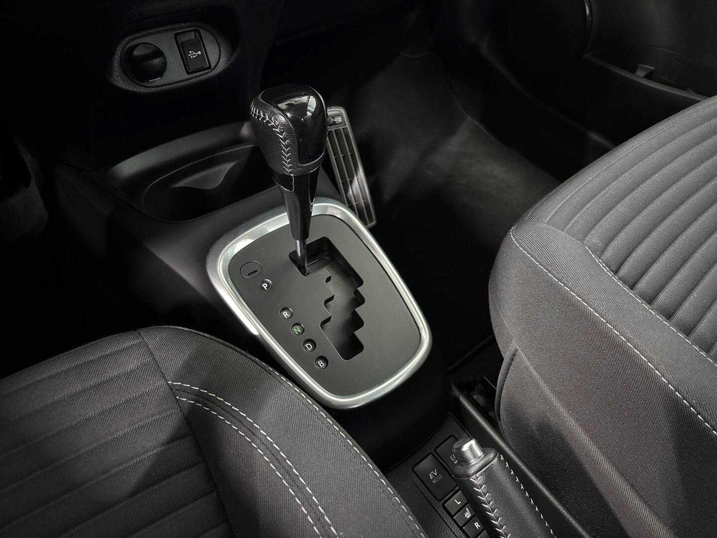 TOYOTA Yaris 2018