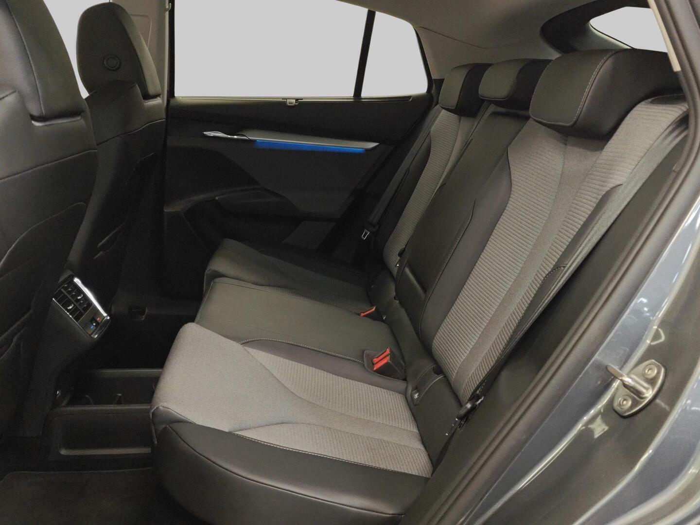 SKODA Enyaq 2023