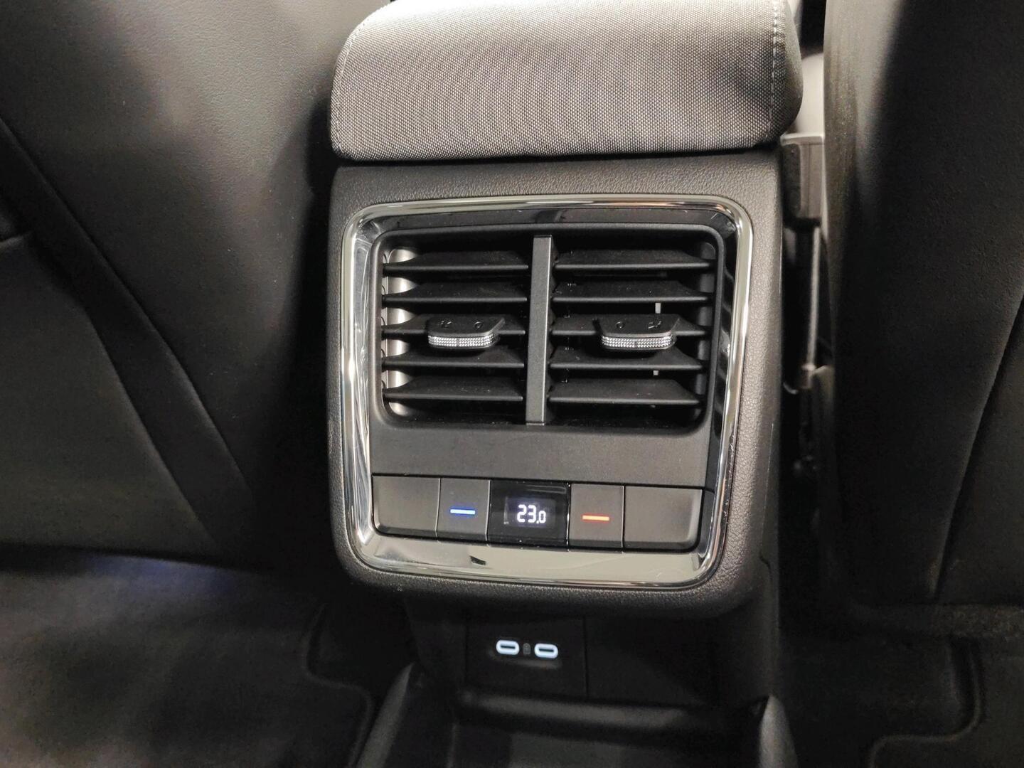 SKODA Enyaq 2023