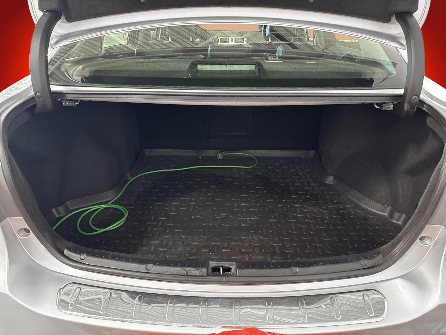 TOYOTA Avensis 2013