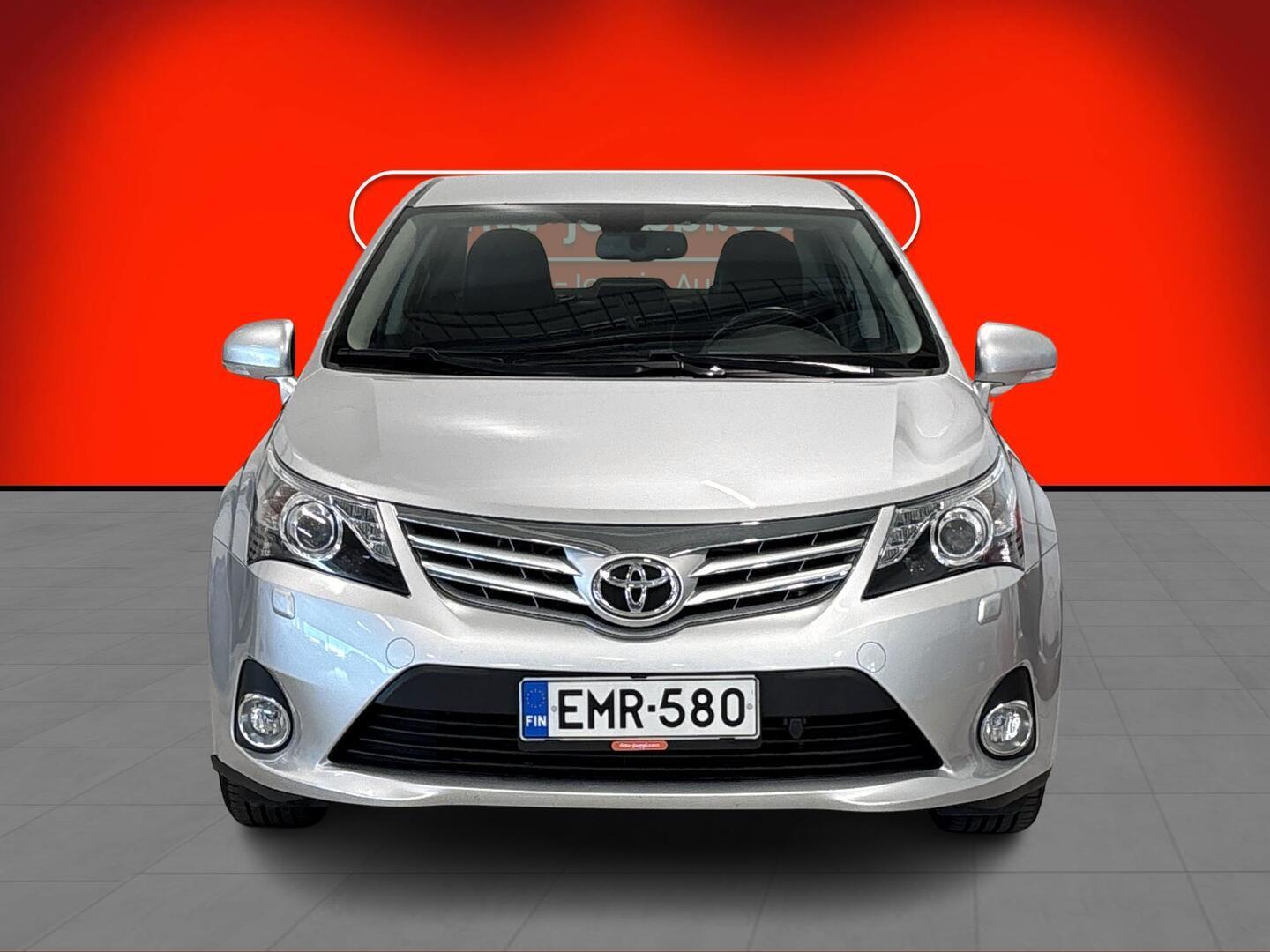 TOYOTA Avensis 2013