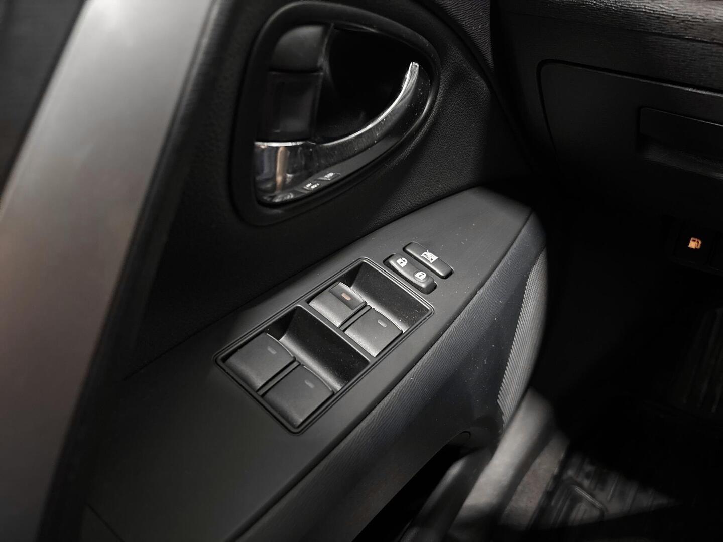 TOYOTA Avensis 2013